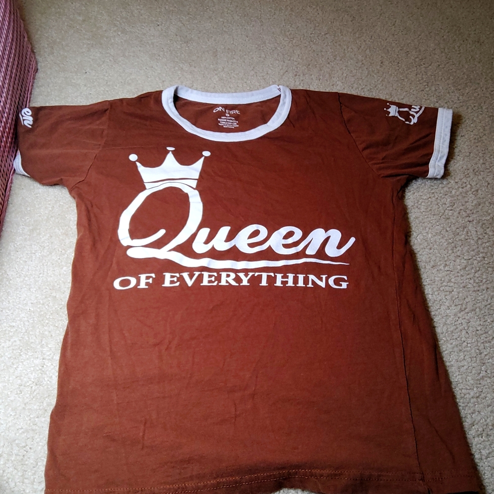 A Brown Queen of everything T-shirt